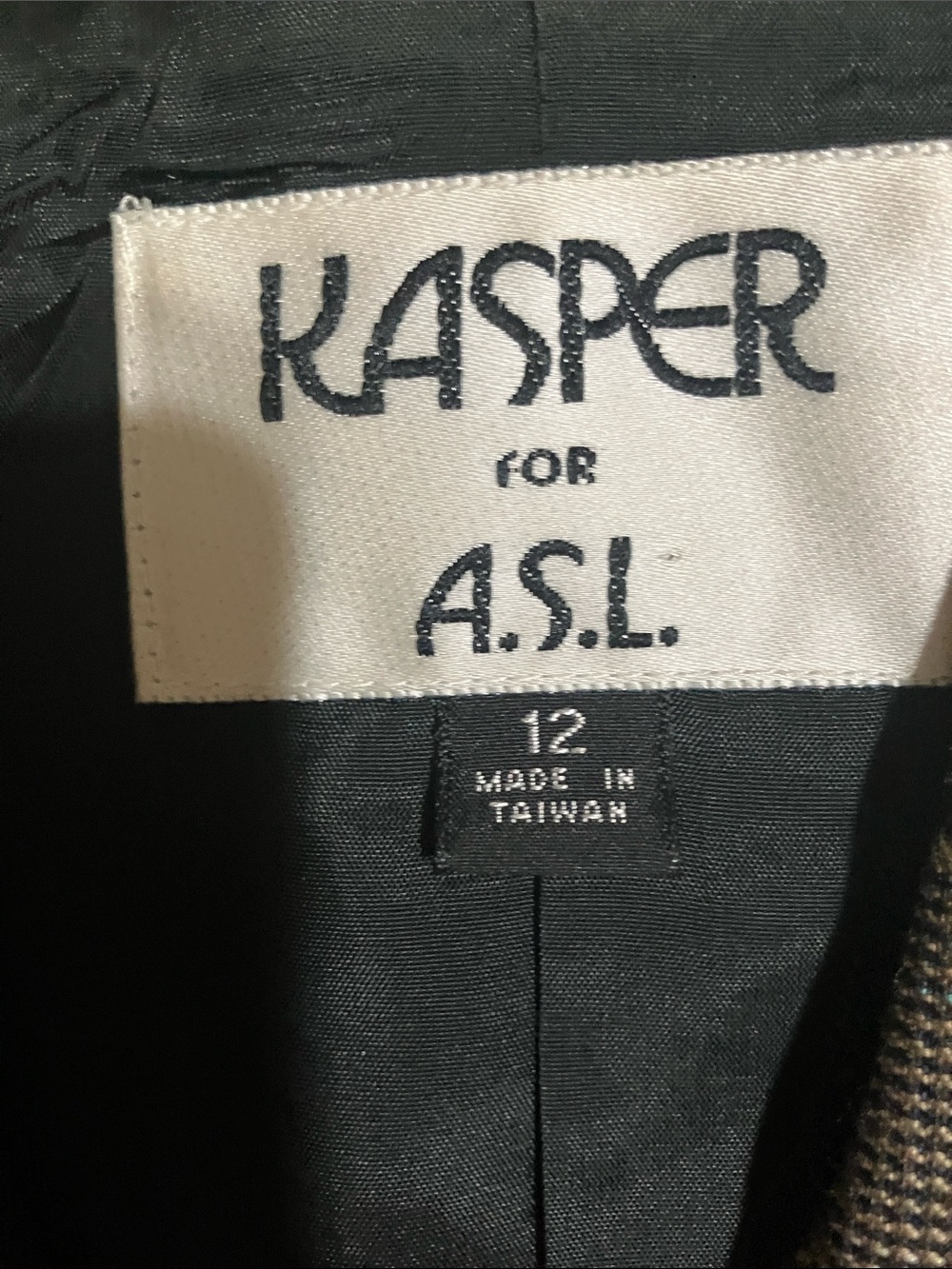 Kasper Plaid Blazer Jacket in Brown and Black - Picture 7 of 7